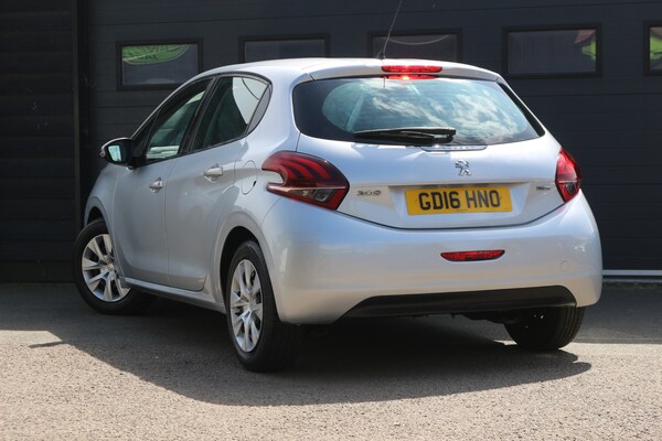 Used Peugeot 208 2016 for sale - 75545470: Photo 2