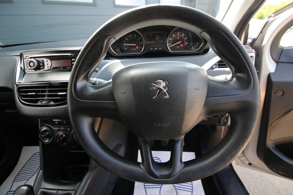 Used Peugeot 208 2016 for sale - 75545470: Photo 9