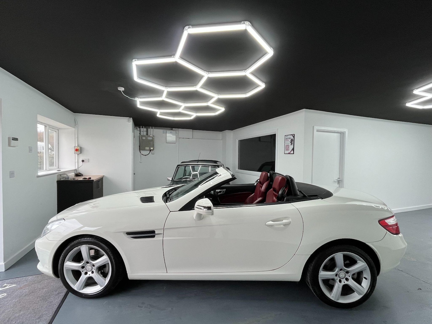 Used Mercedes-Benz SLK 2011 for sale - 77331961: Photo 14