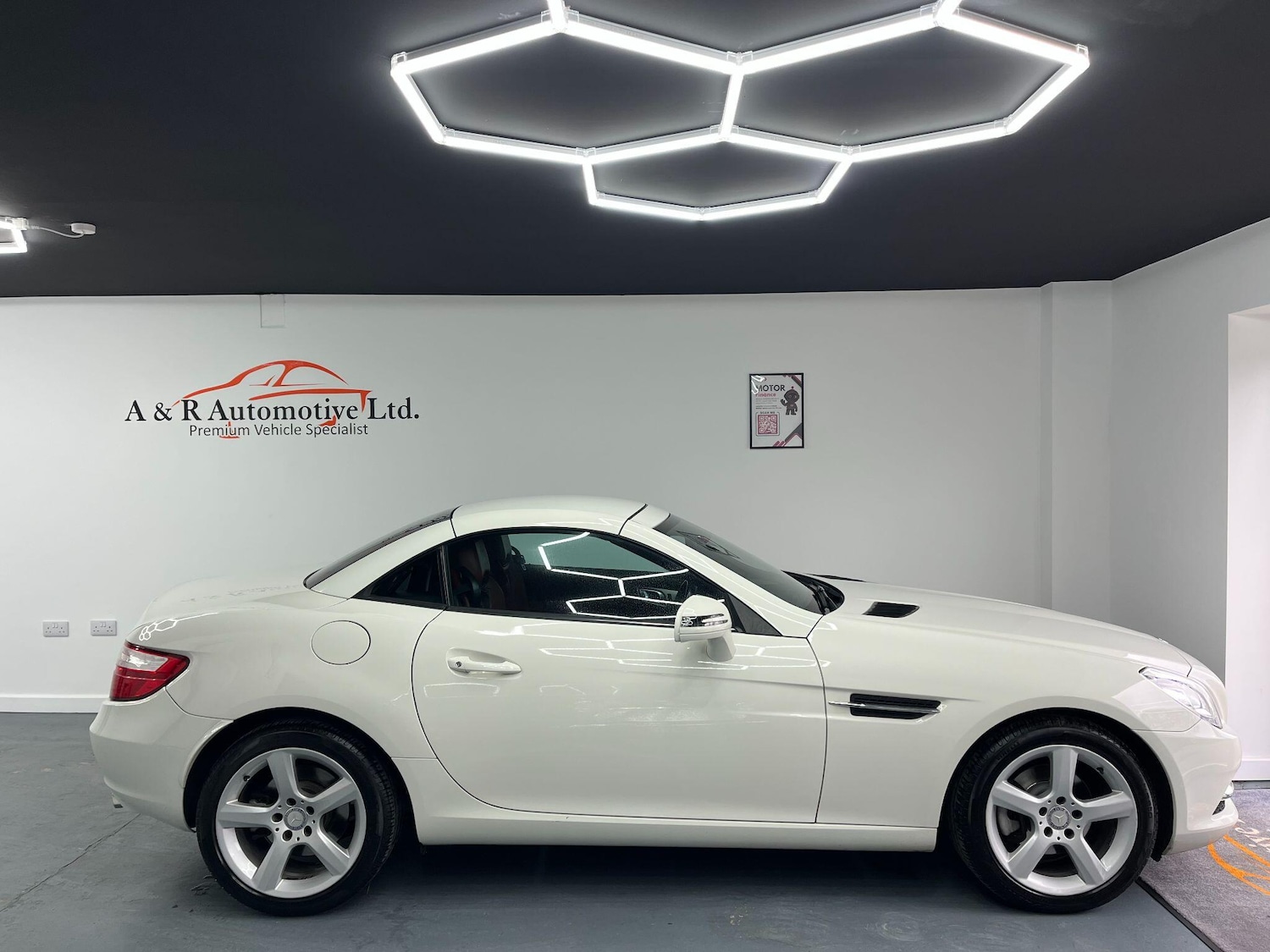Used Mercedes-Benz SLK 2011 for sale - 77331961: Photo 20