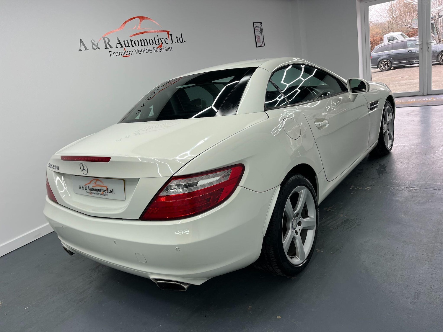 Used Mercedes-Benz SLK 2011 for sale - 77331961: Photo 22