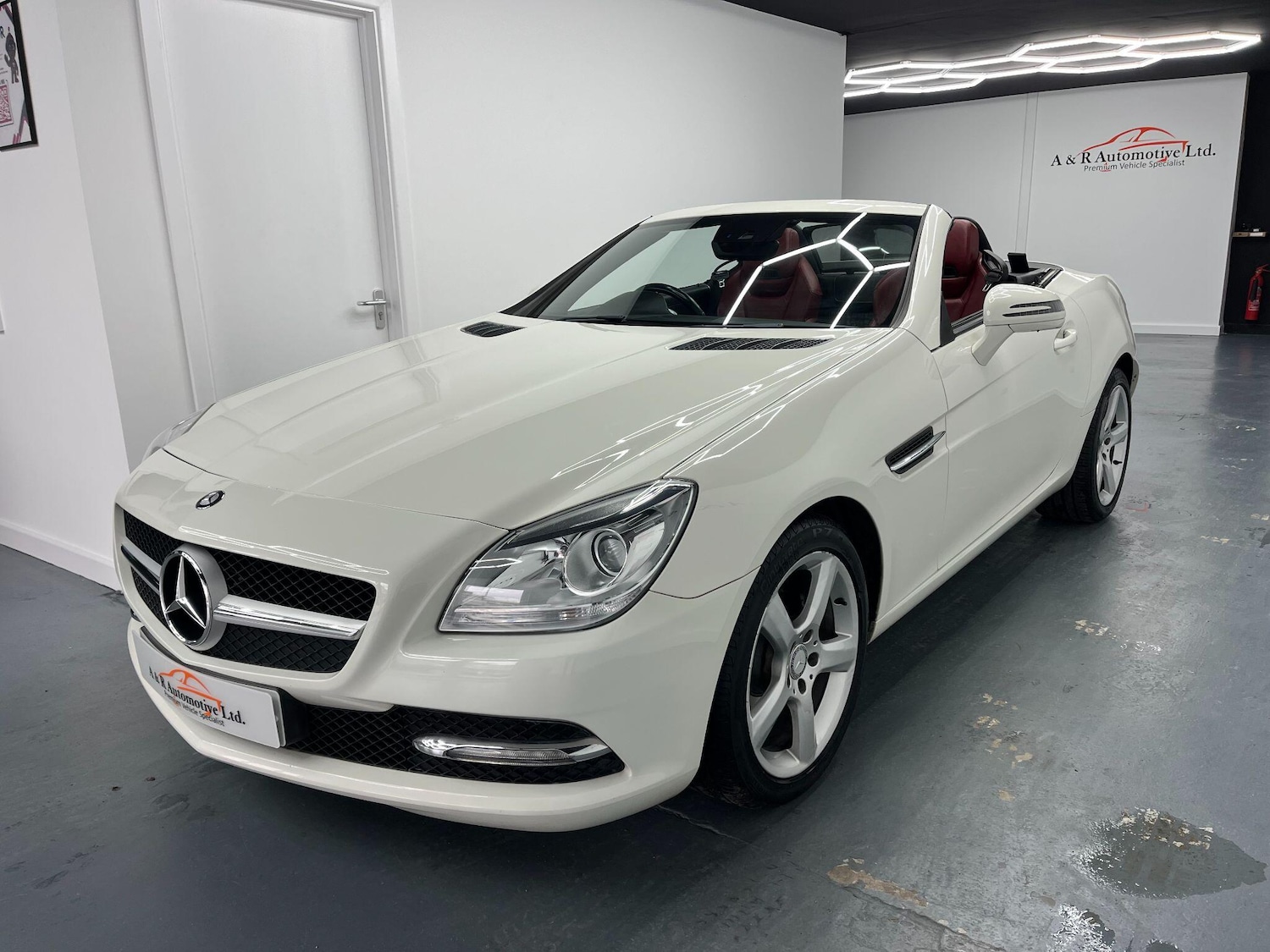 Used Mercedes-Benz SLK 2011 for sale - 77331961: Photo 5