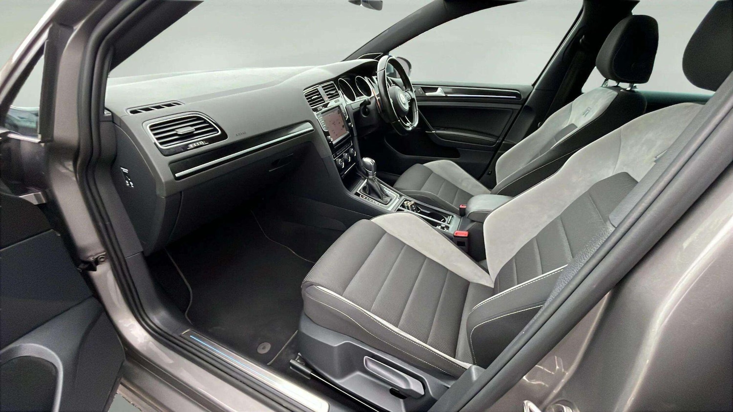 Used Volkswagen Golf 2016 for sale - 76975494: Photo 4