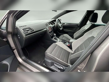 Used Volkswagen Golf 2016 for sale - 76975494: Photo