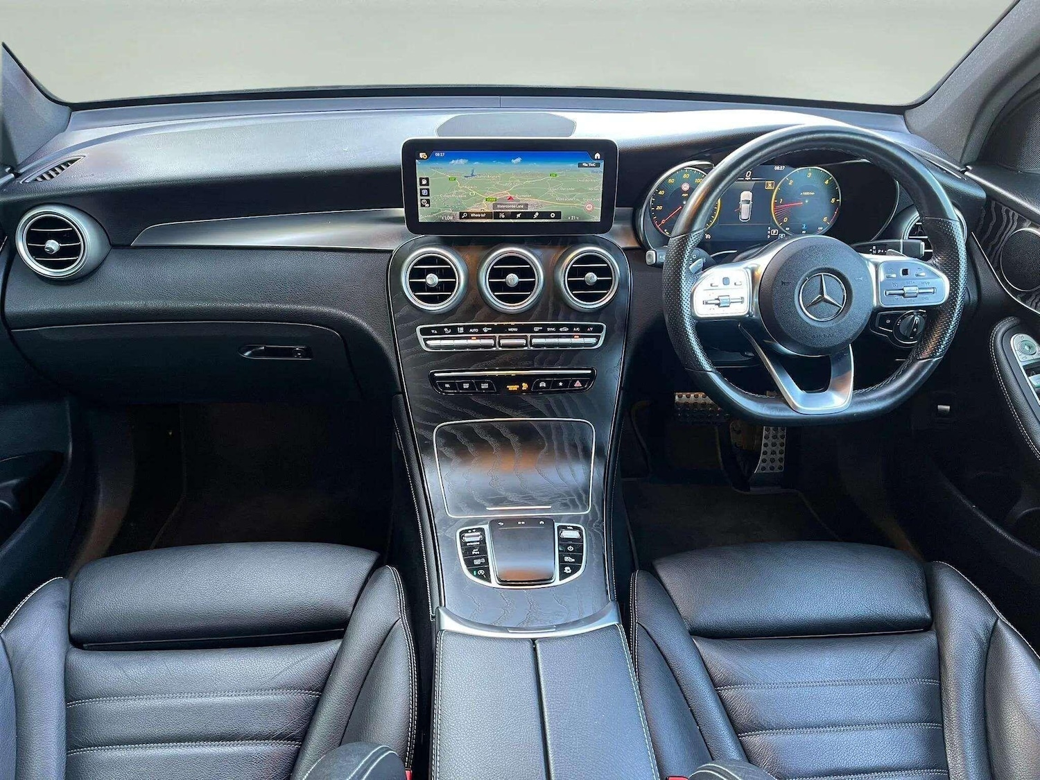 Used Mercedes-Benz GLC 2021 for sale - 76975990: Photo 4