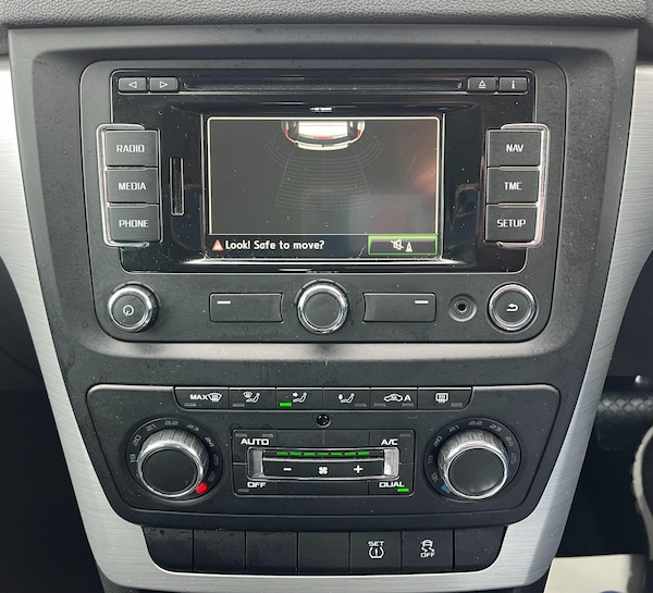 Used Skoda Yeti 2015 for sale - 76282759: Photo 19