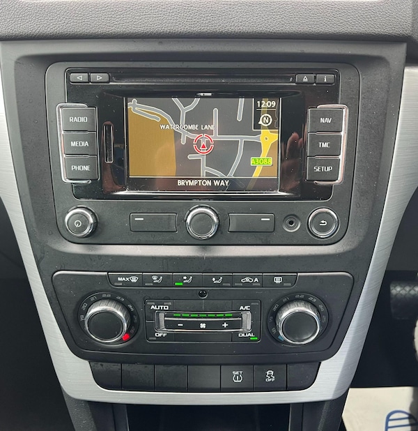 Used Skoda Yeti 2015 for sale - 76282759: Photo 9