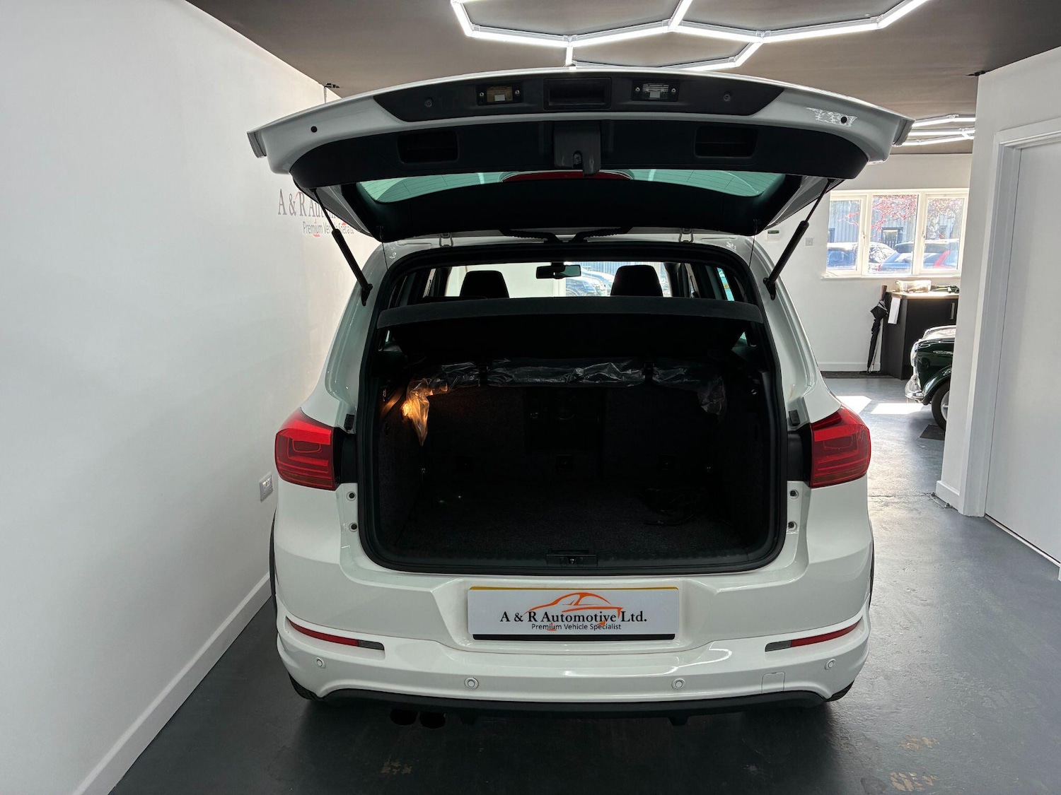 Used Volkswagen Tiguan for sale - 78116161: Photo 14