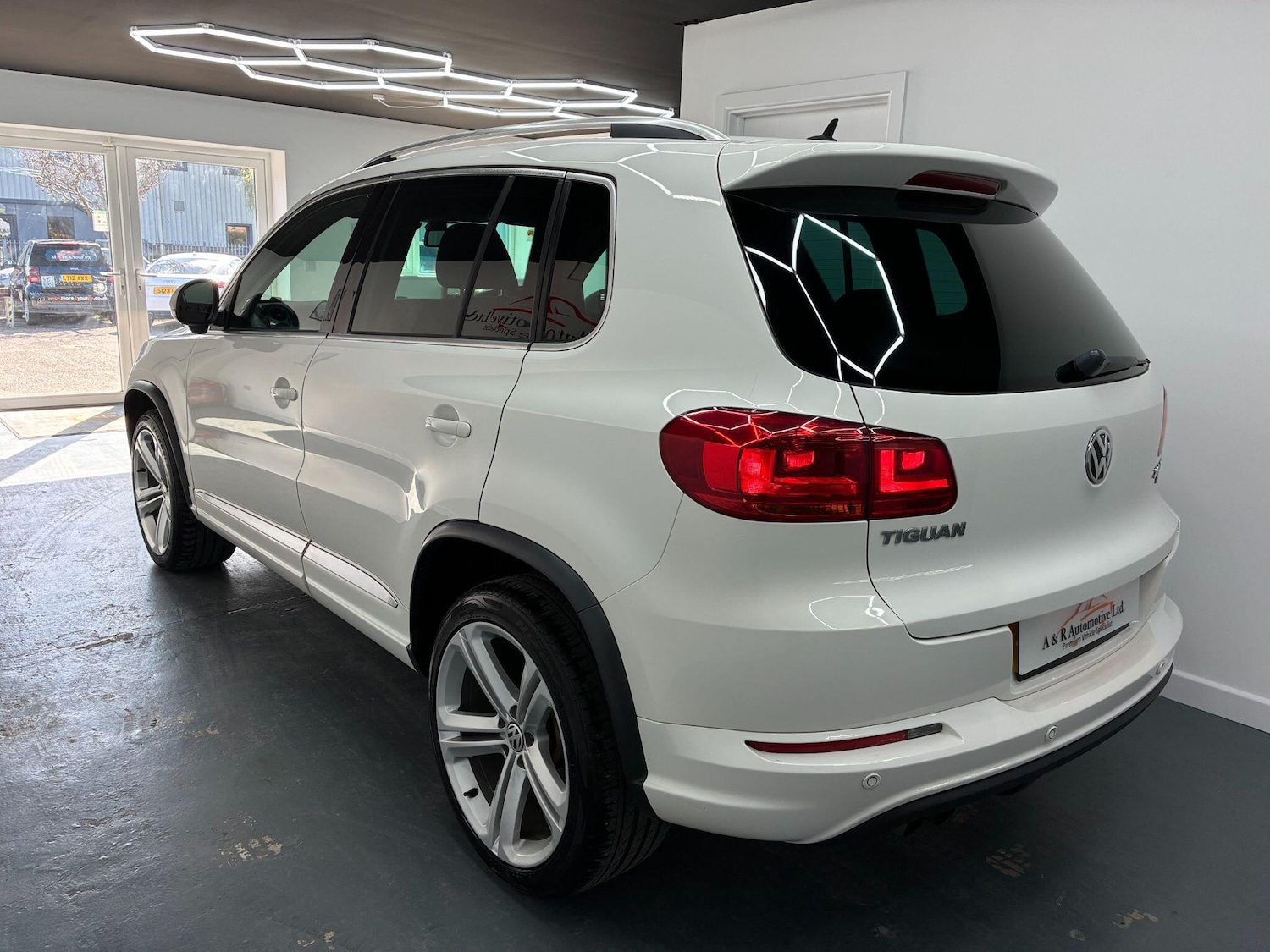 Used Volkswagen Tiguan for sale - 78116161: Photo 8