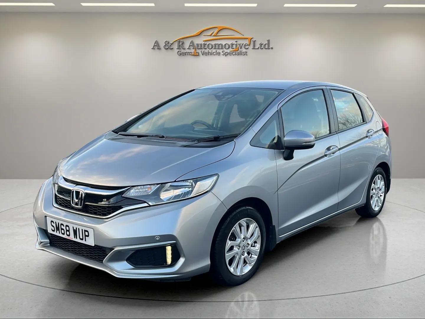 Used Honda Jazz 2019 for sale - 76975523: Photo 6