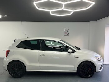 Used Volkswagen Polo 2015 for sale - 77215363: Photo