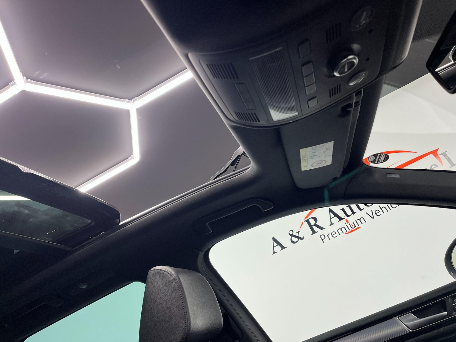 Used Volkswagen Touareg 2016 for sale - 77441263: Photo 12