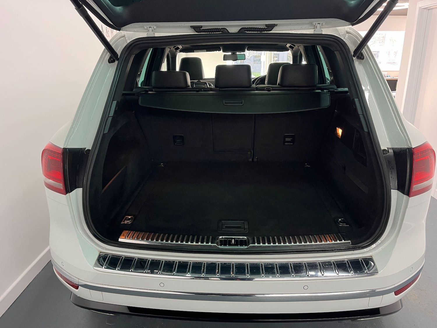 Used Volkswagen Touareg 2016 for sale - 77441263: Photo 22