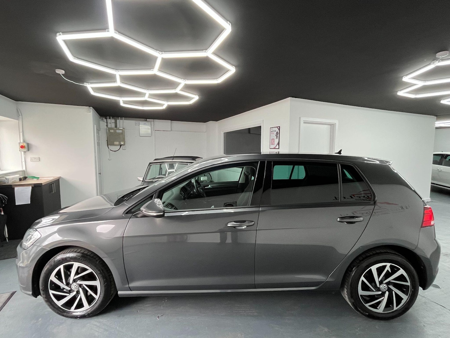 Used Volkswagen Golf 2021 for sale - 77853877: Photo 10