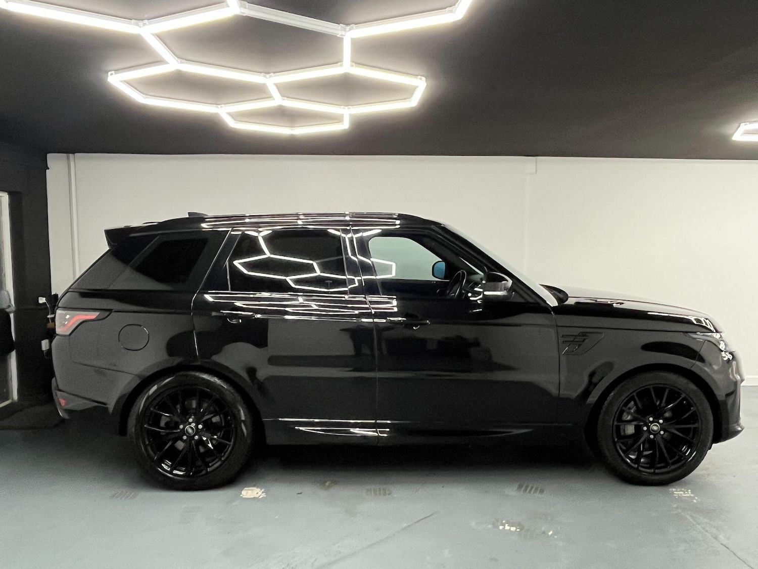 Used Land Rover Range Rover Sport 2021 for sale - 77253903: Photo 2