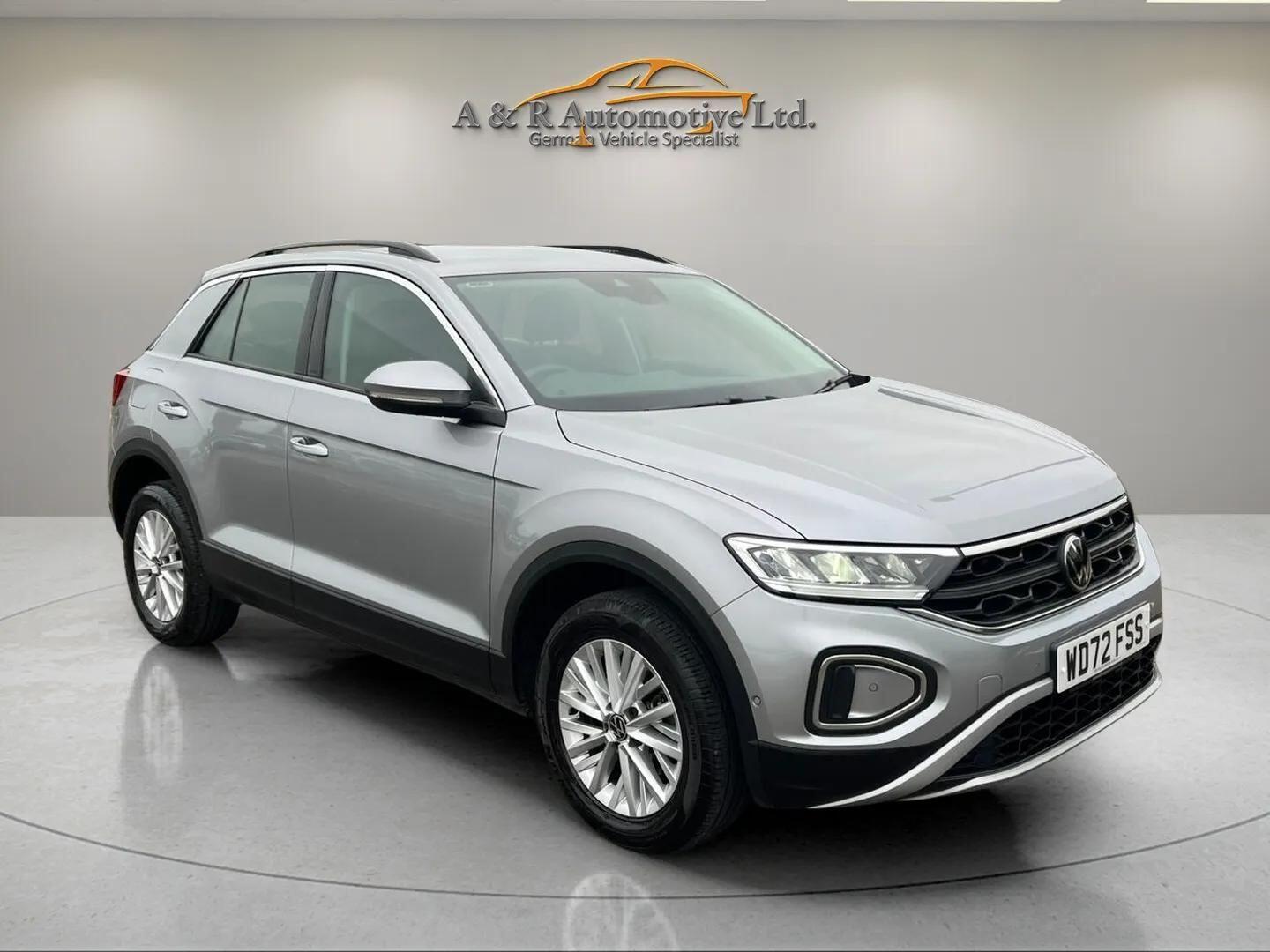 Used Volkswagen T-Roc 2023 for sale - 76623190: Photo 1