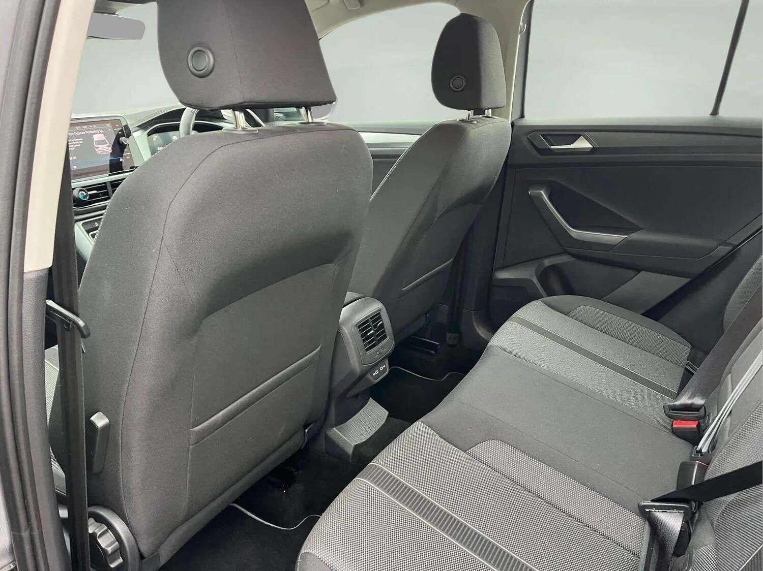 Used Volkswagen T-Roc 2023 for sale - 76623190: Photo 10