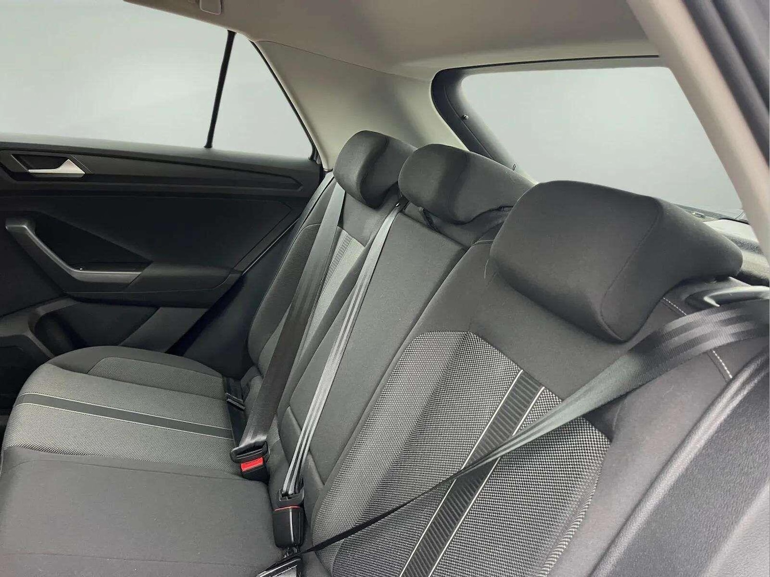 Used Volkswagen T-Roc 2023 for sale - 76623190: Photo 17