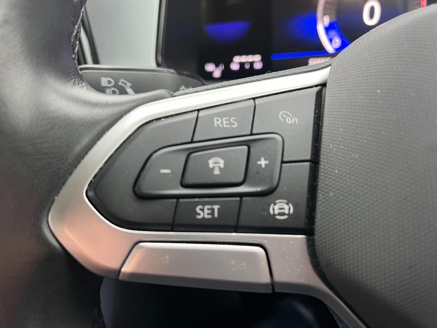 Used Volkswagen T-Roc 2023 for sale - 76623190: Photo 19