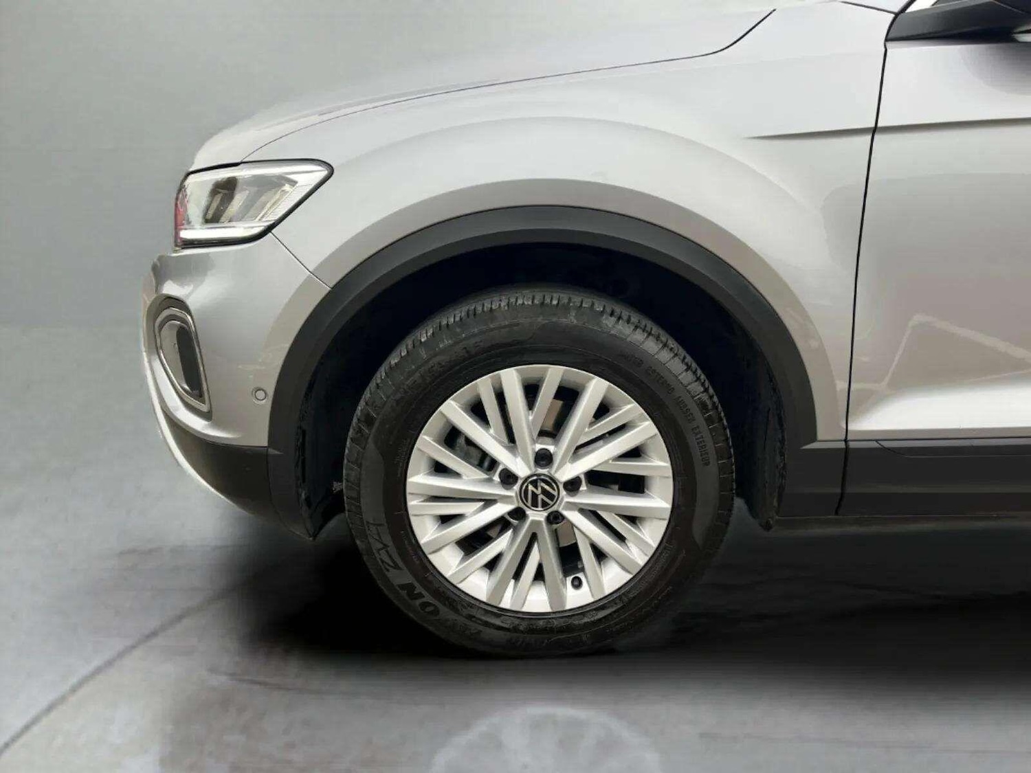 Used Volkswagen T-Roc 2023 for sale - 76623190: Photo 22