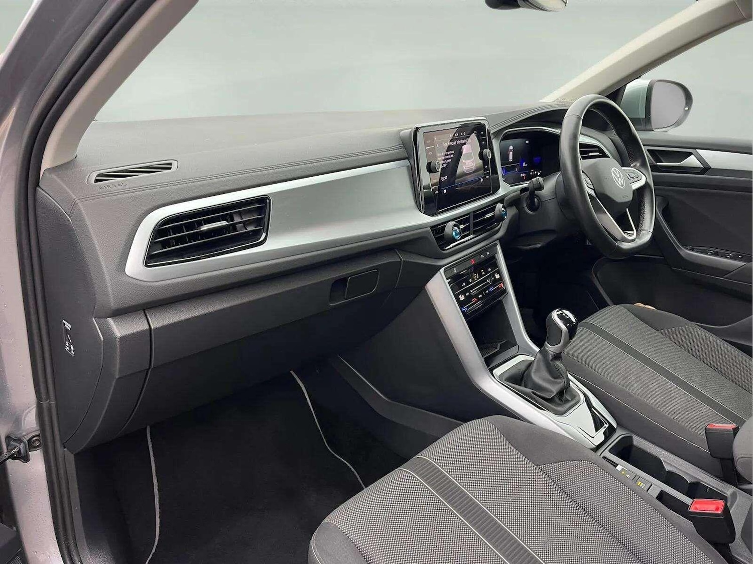 Used Volkswagen T-Roc 2023 for sale - 76623190: Photo 6