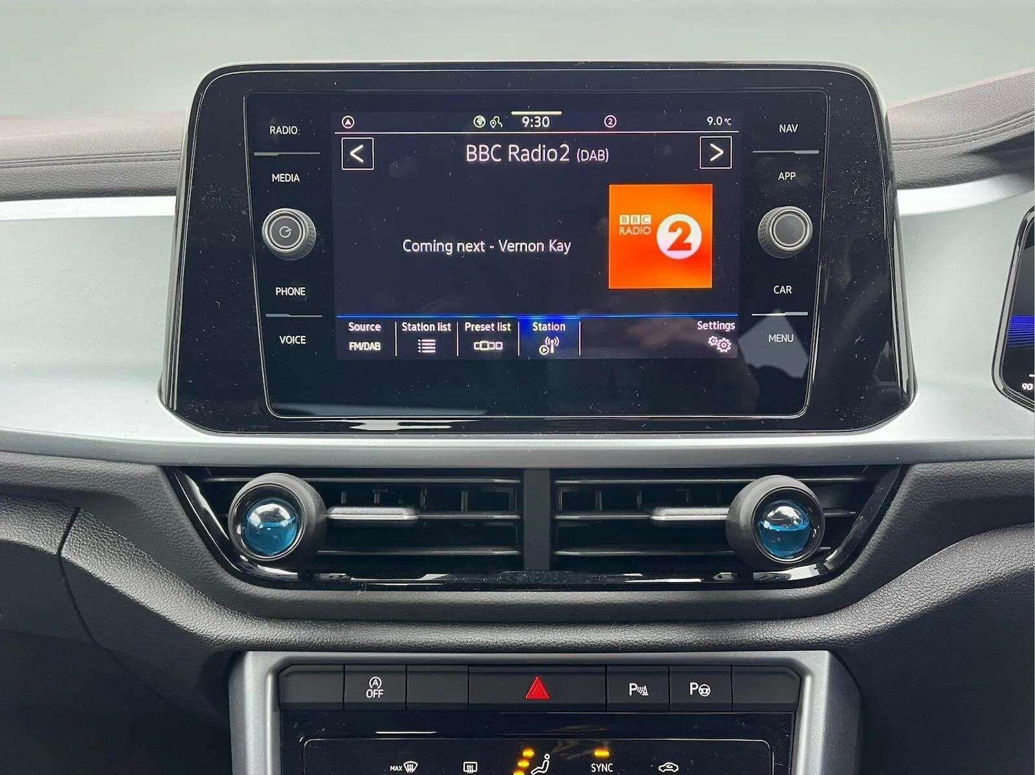 Used Volkswagen T-Roc 2023 for sale - 76623190: Photo 8