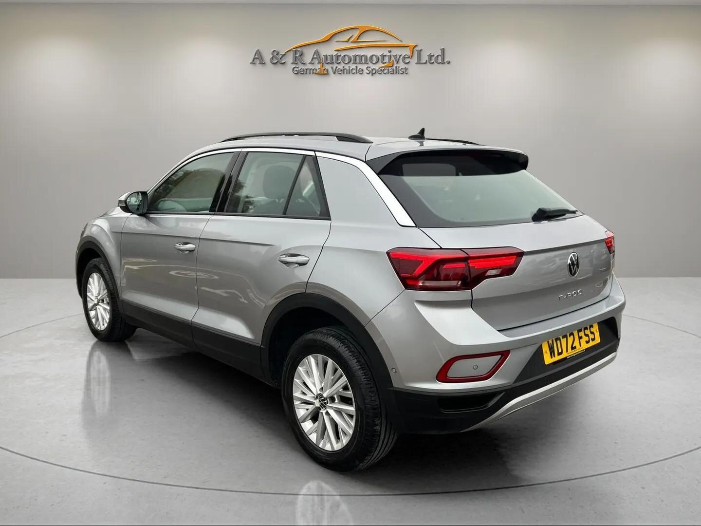 Used Volkswagen T-Roc 2023 for sale - 76623190: Photo 9