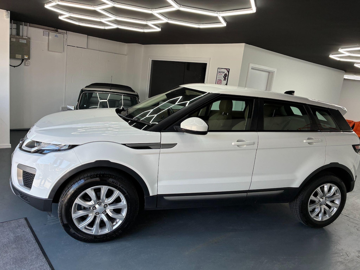 Used Land Rover Range Rover Evoque 2016 for sale - 78157764: Photo 6