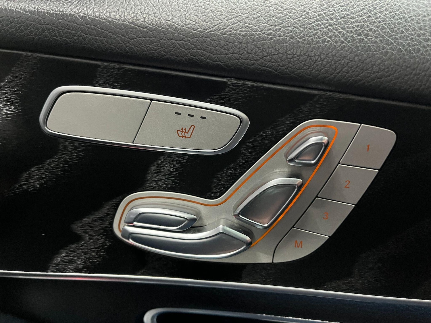 Used Mercedes-Benz GLC 2016 for sale - 77657469: Photo 11