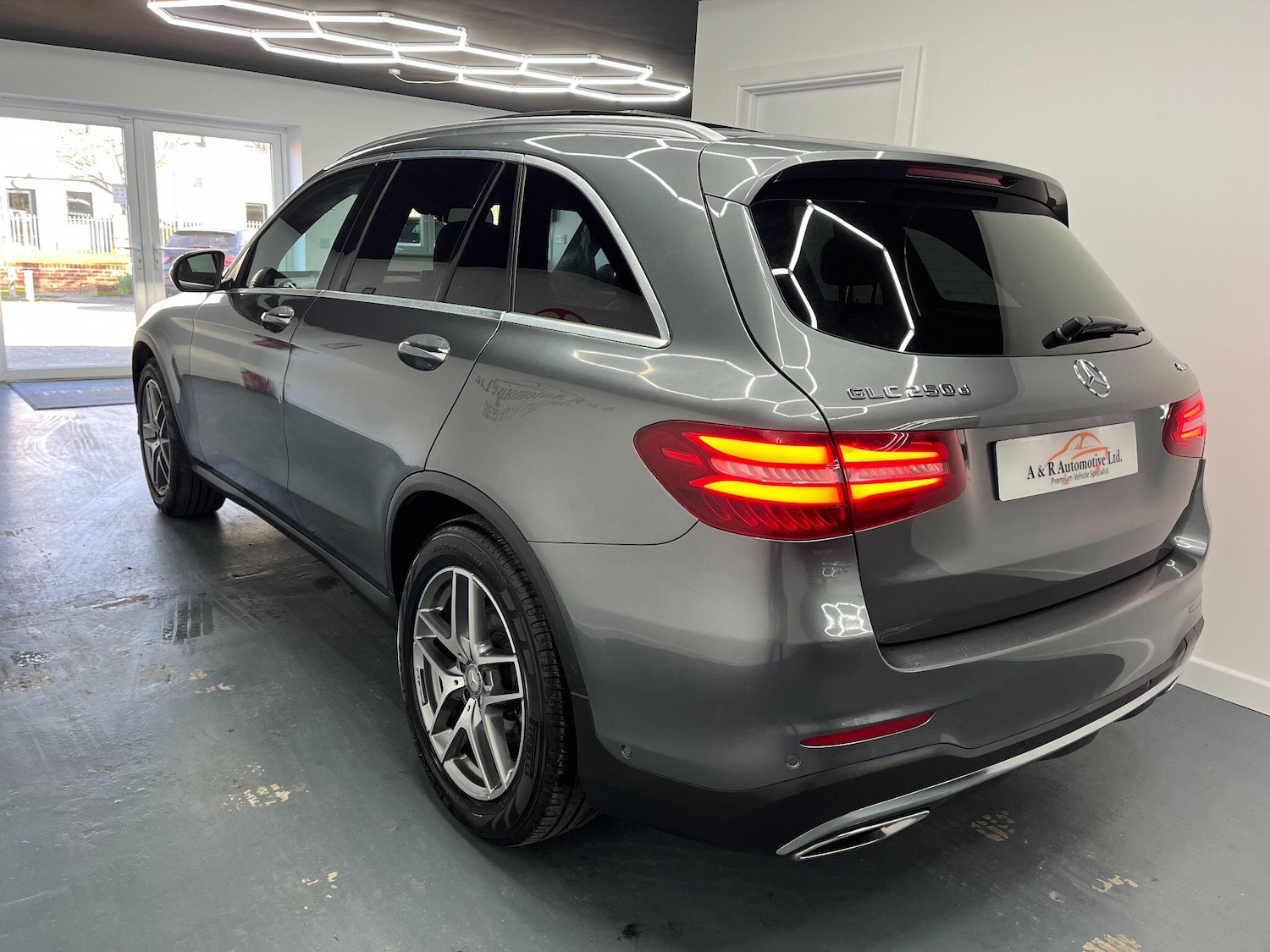 Used Mercedes-Benz GLC 2016 for sale - 77657469: Photo 8