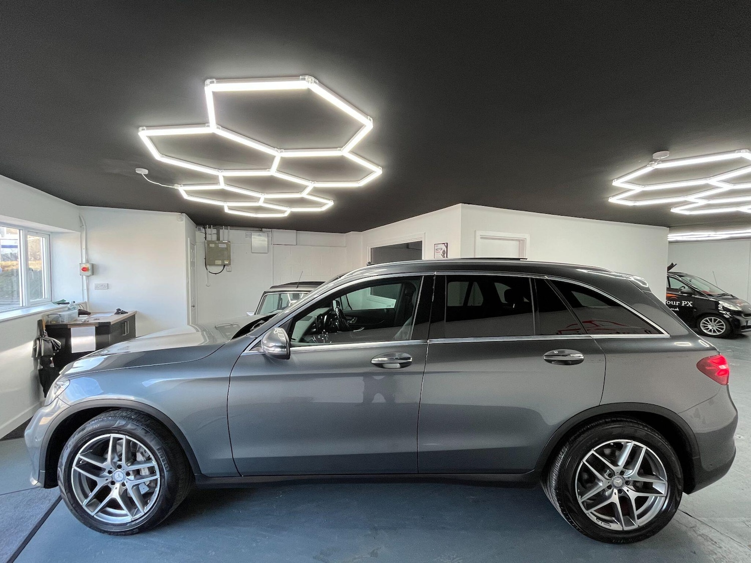 Used Mercedes-Benz GLC 2016 for sale - 77657469: Photo 9