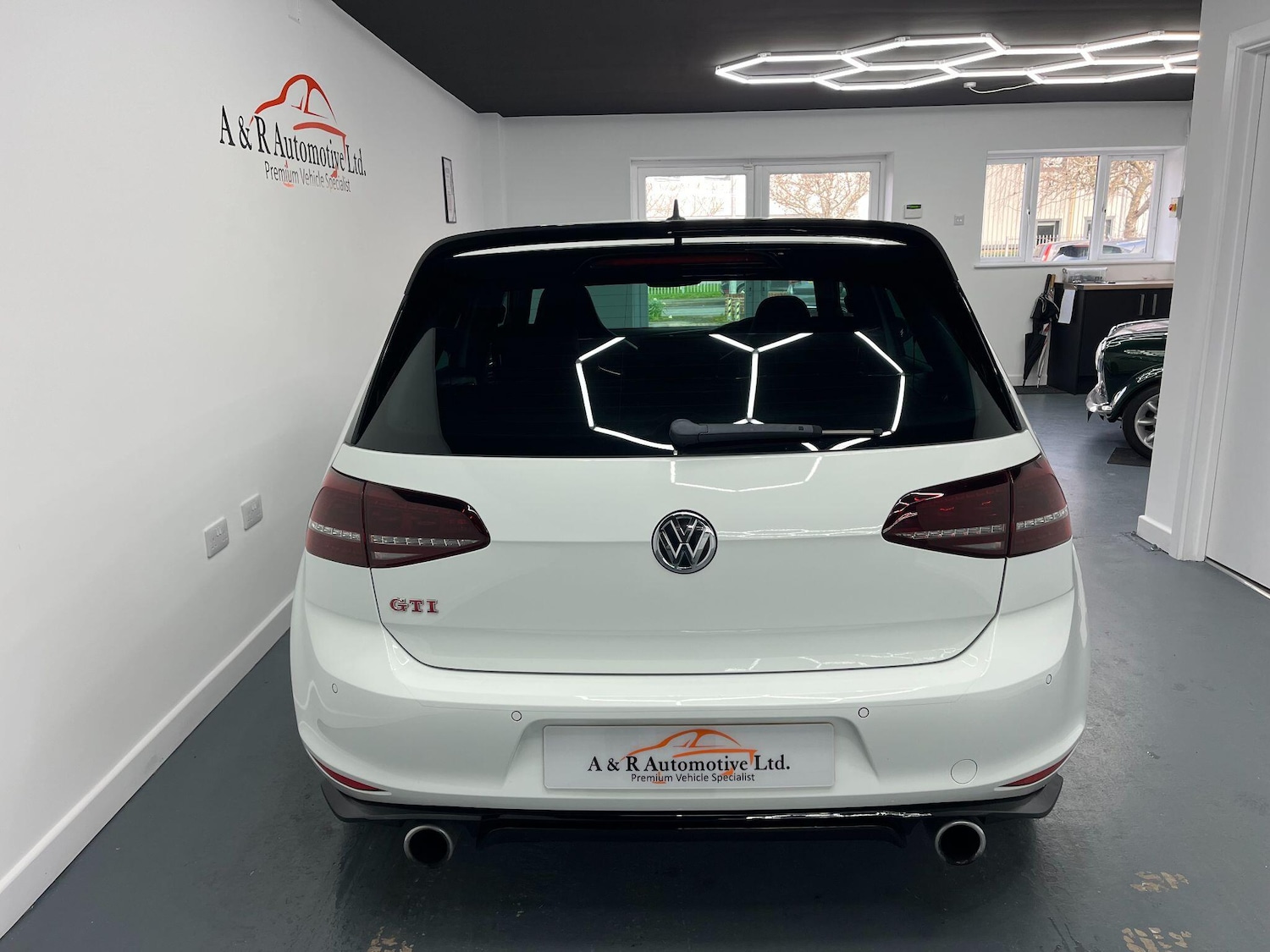 Used Volkswagen Golf 2017 for sale - 77696123: Photo 10