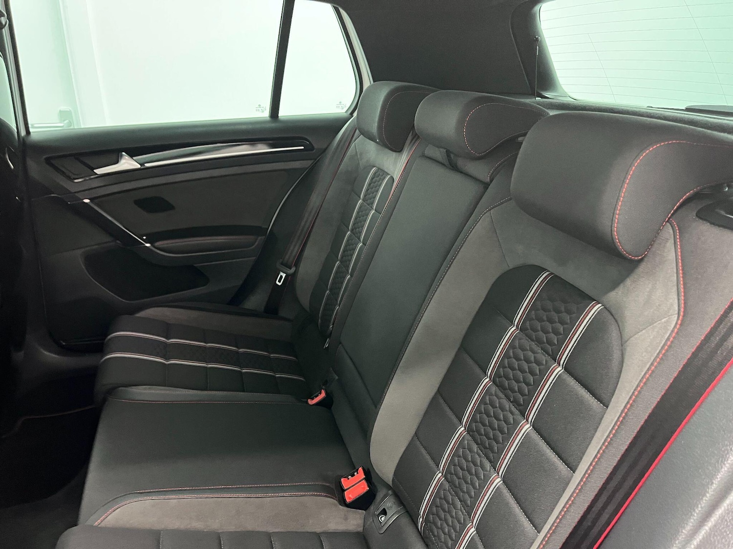 Used Volkswagen Golf 2017 for sale - 77696123: Photo 18