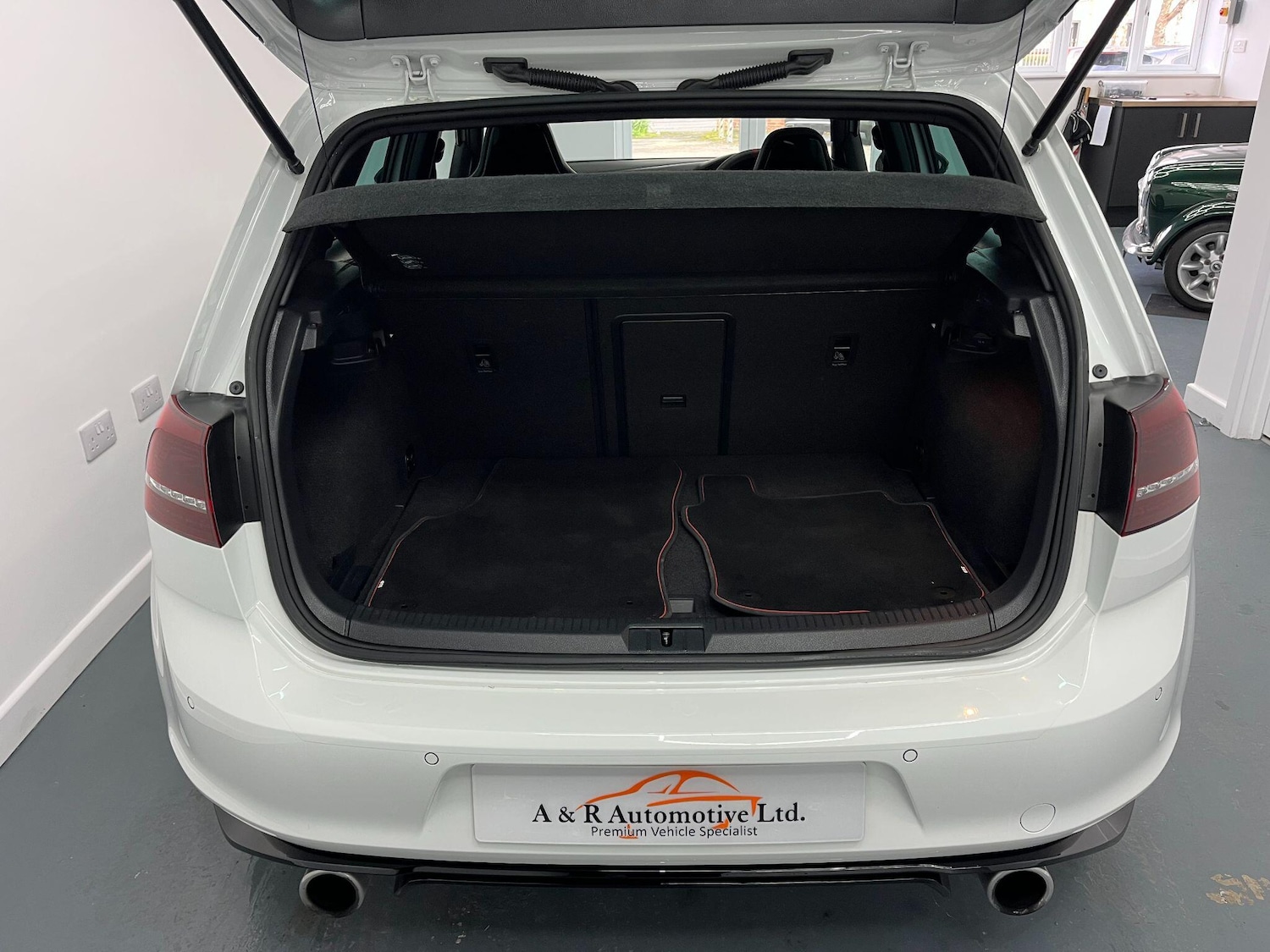 Used Volkswagen Golf 2017 for sale - 77696123: Photo 20