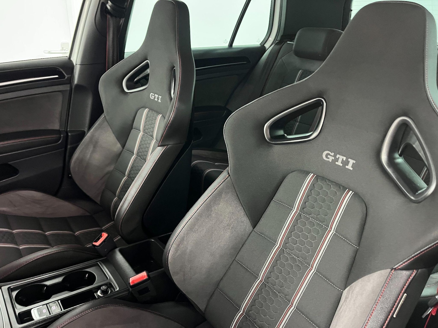 Used Volkswagen Golf 2017 for sale - 77696123: Photo 4