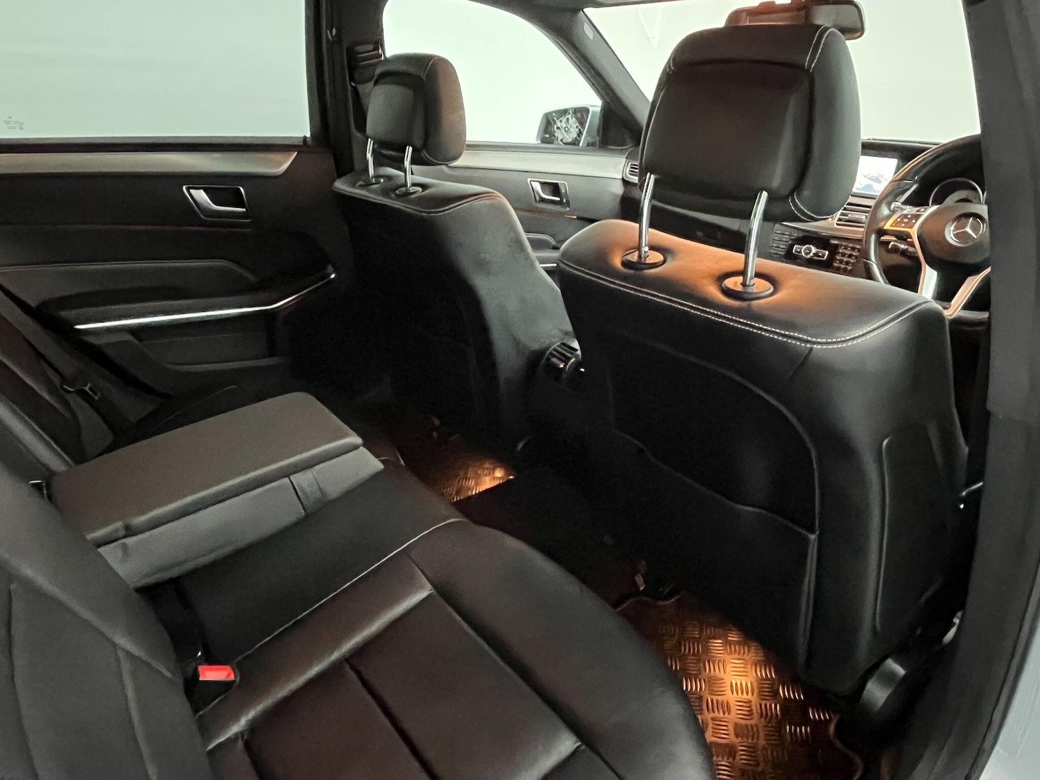 Used Mercedes-Benz E Class 2015 for sale - 77387531: Photo 11