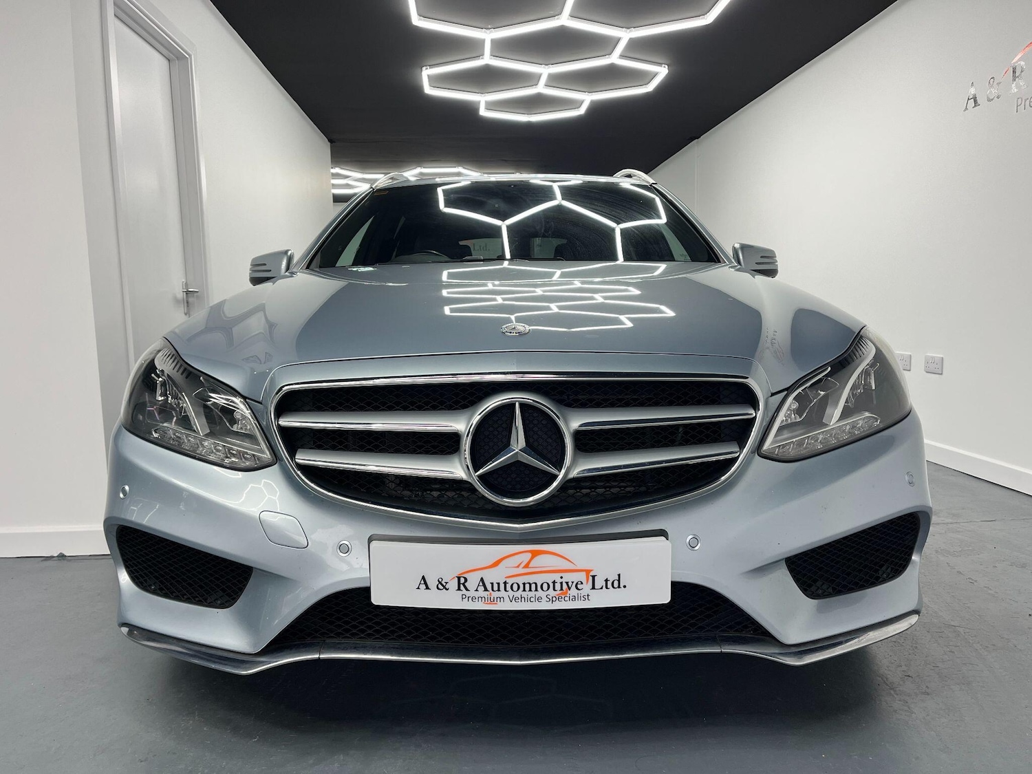 Used Mercedes-Benz E Class 2015 for sale - 77387531: Photo 5