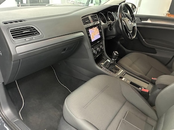 Used Volkswagen Golf 2020 for sale - 78504603: Photo