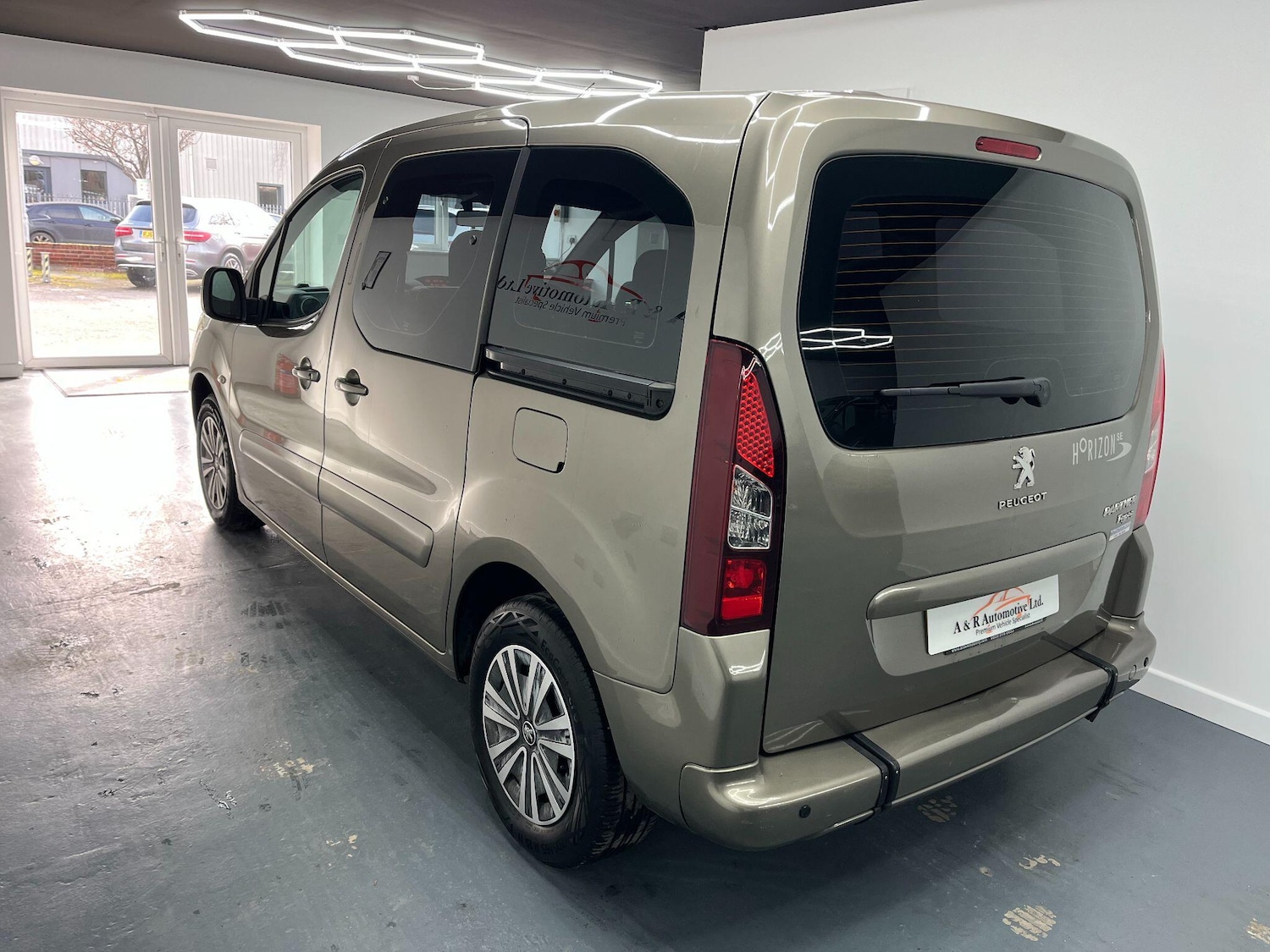 Used Peugeot Partner Tepee 2014 for sale - 77671841: Photo 11