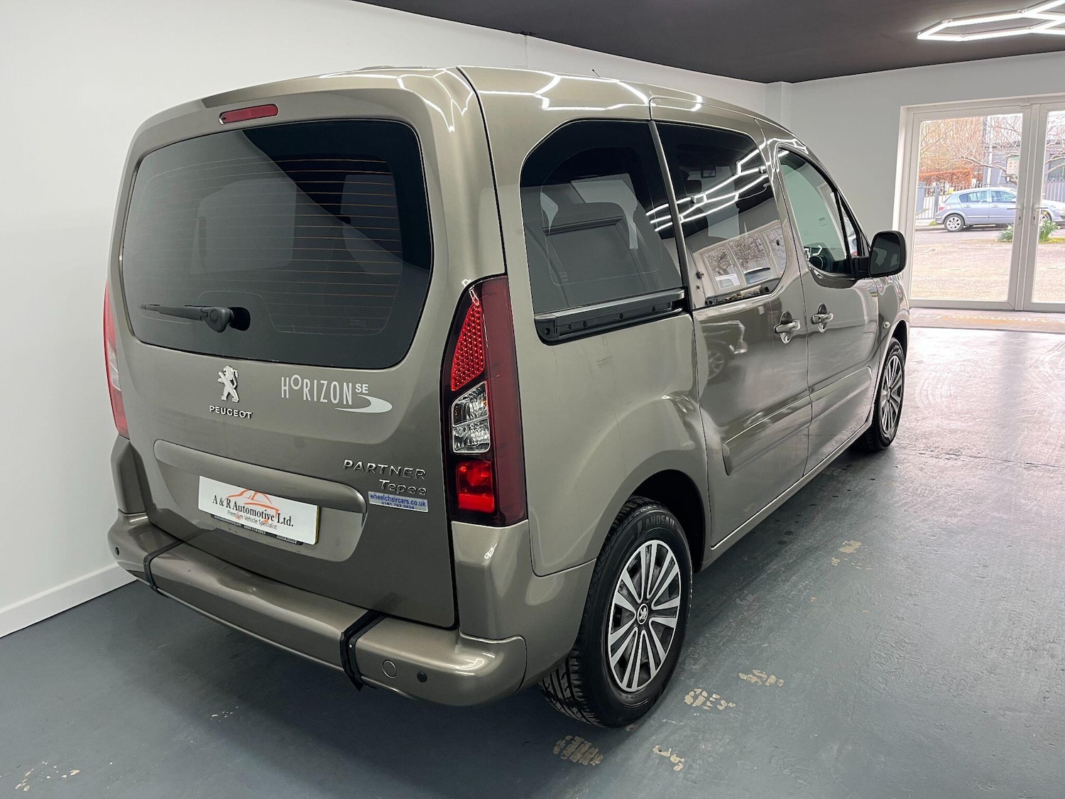 Used Peugeot Partner Tepee 2014 for sale - 77671841: Photo 18