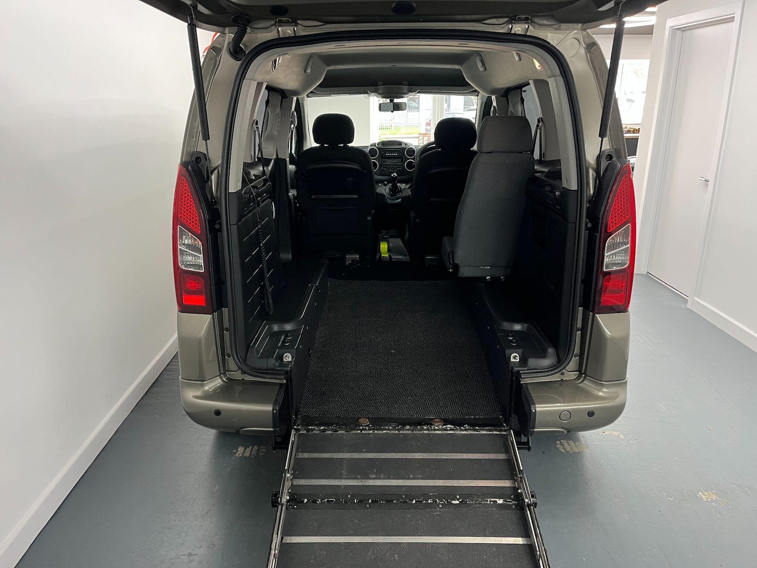 Used Peugeot Partner Tepee 2014 for sale - 77671841: Photo 2