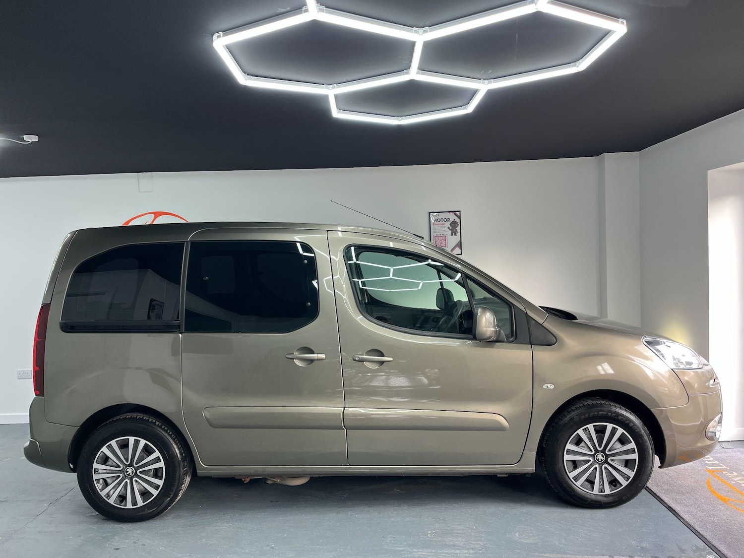 Used Peugeot Partner Tepee 2014 for sale - 77671841: Photo 7