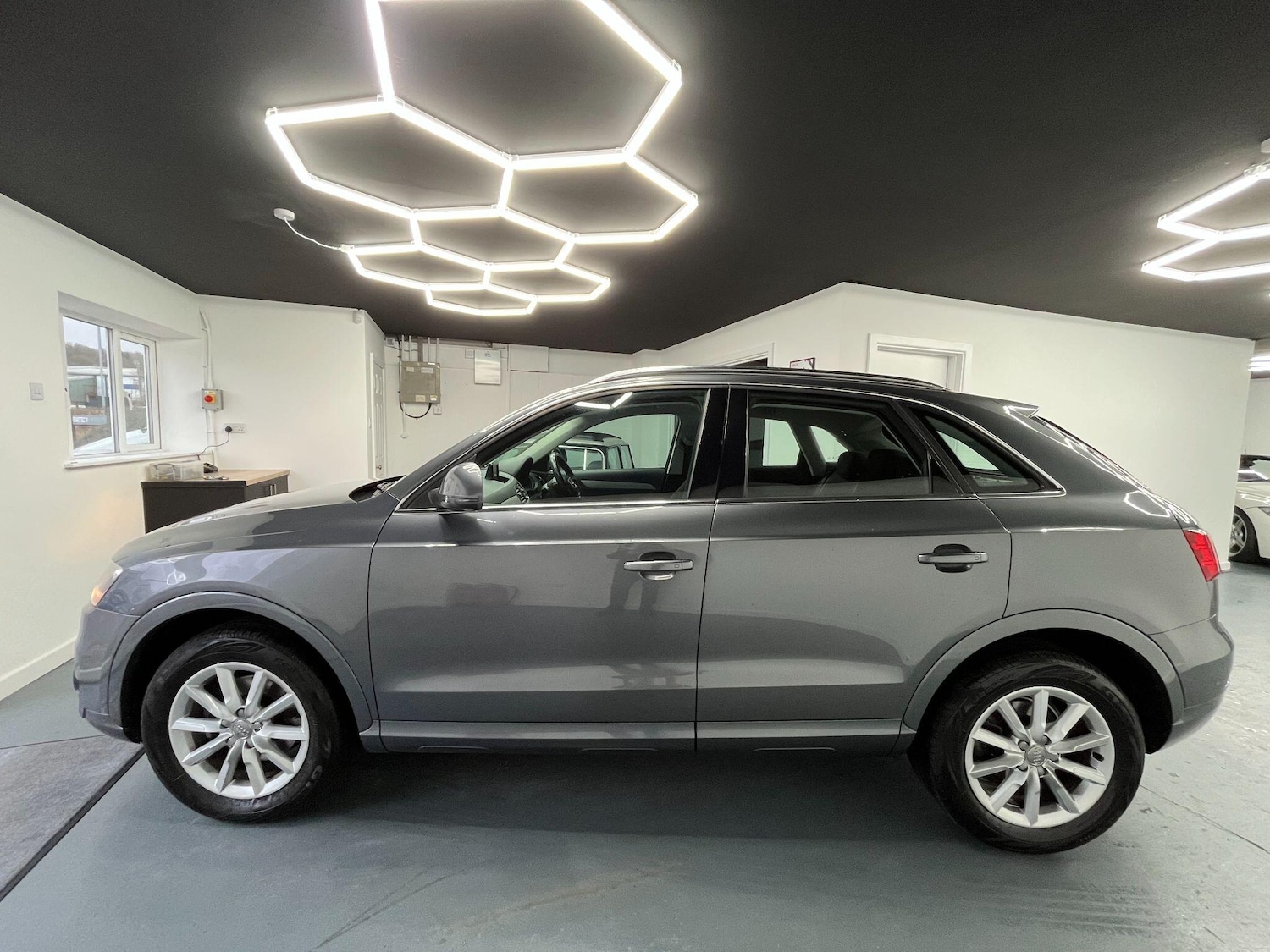 Used Audi Q3 2013 for sale - 77305044: Photo 15