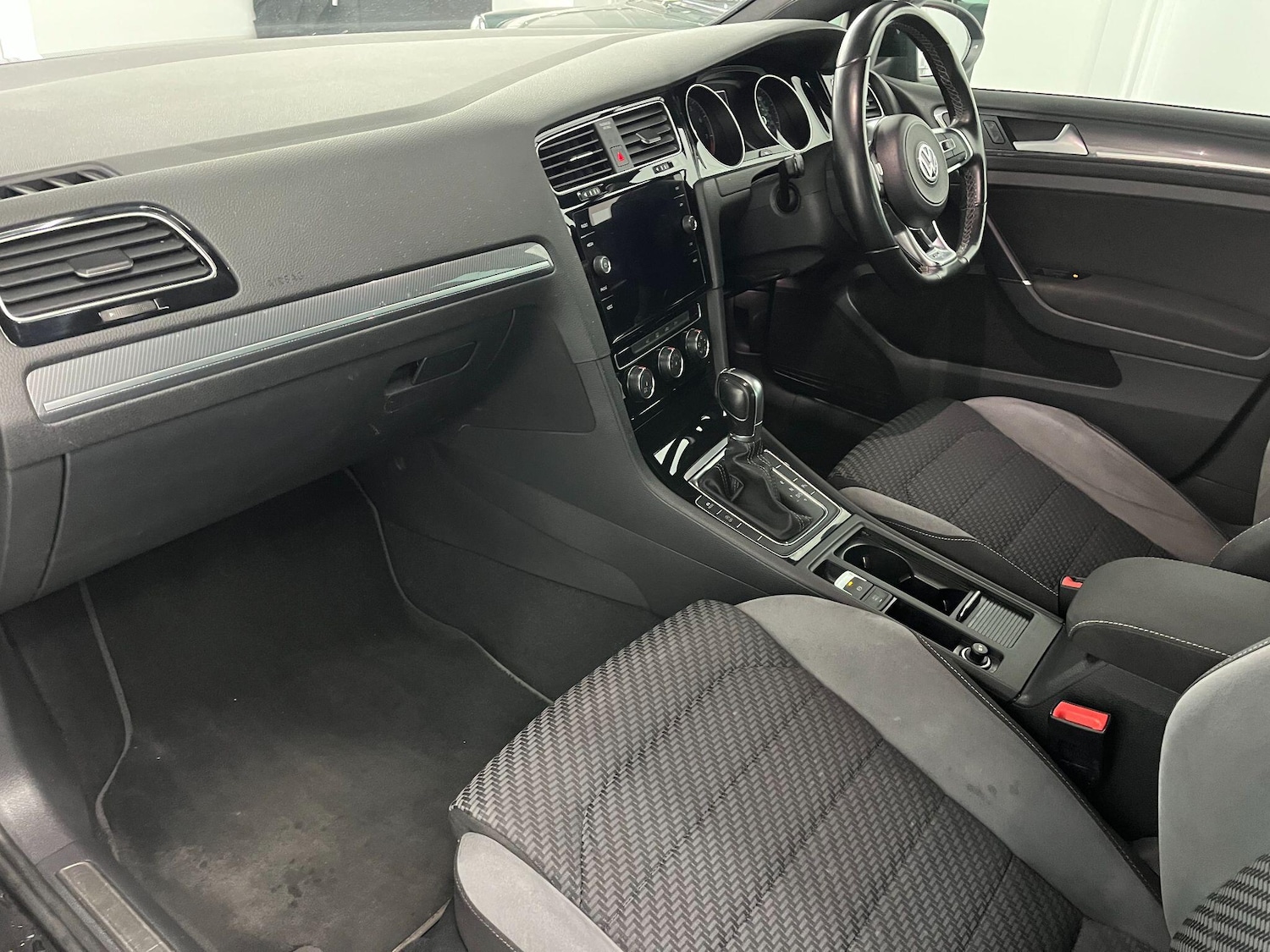 Used Volkswagen Golf for sale - 77882980: Photo 8