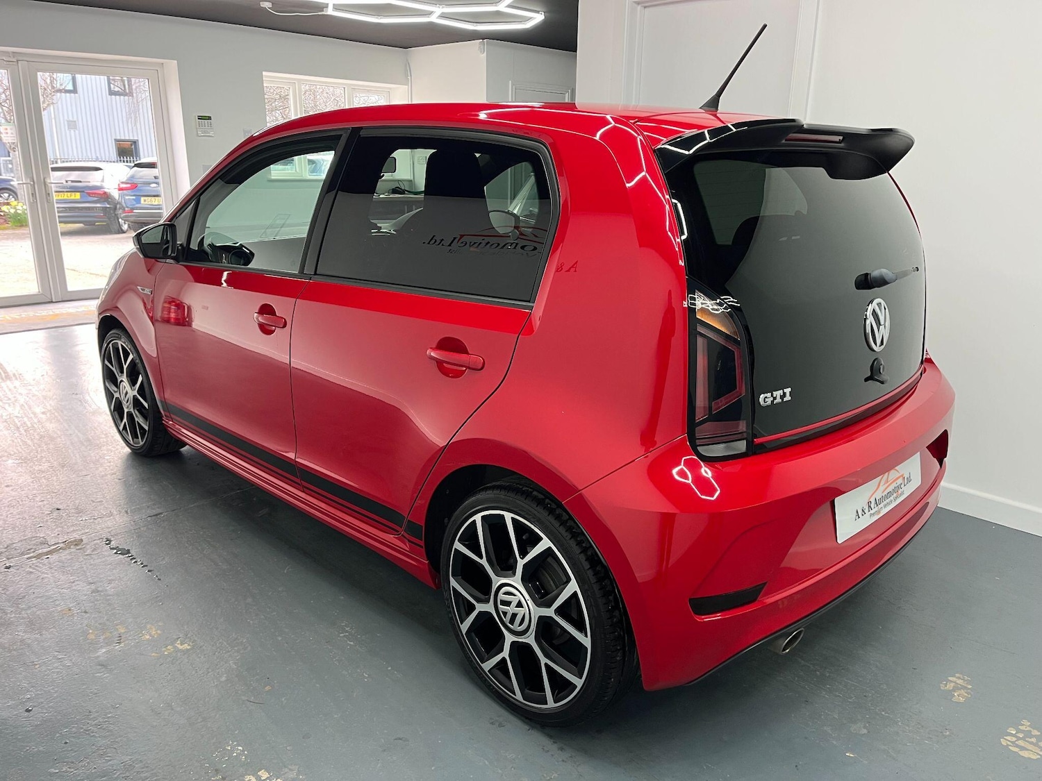 Used Volkswagen up! 2018 for sale - 77658580: Photo 11