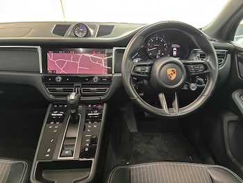 Used Porsche Macan 2024 for sale - 79496090: Photo