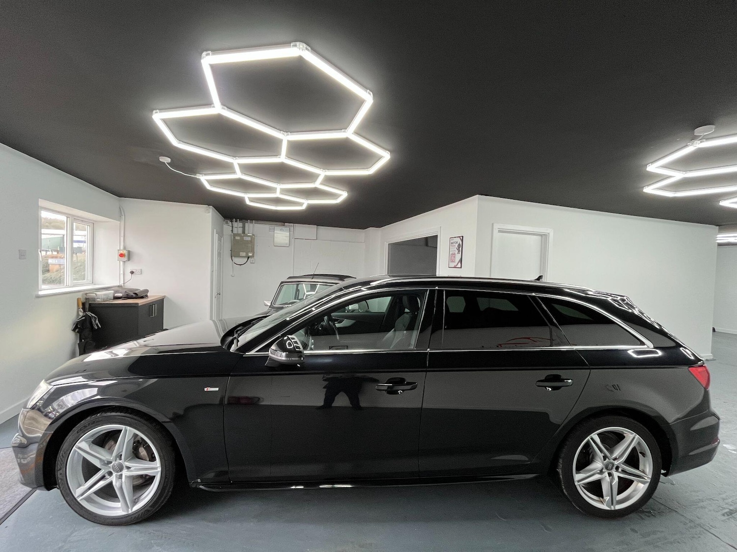 Used Audi A4 2017 for sale - 77440377: Photo 10