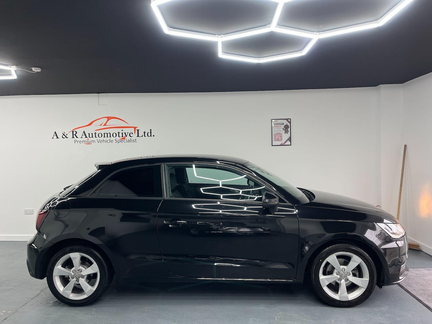 Used Audi A1 2017 for sale - 77599046: Photo 2