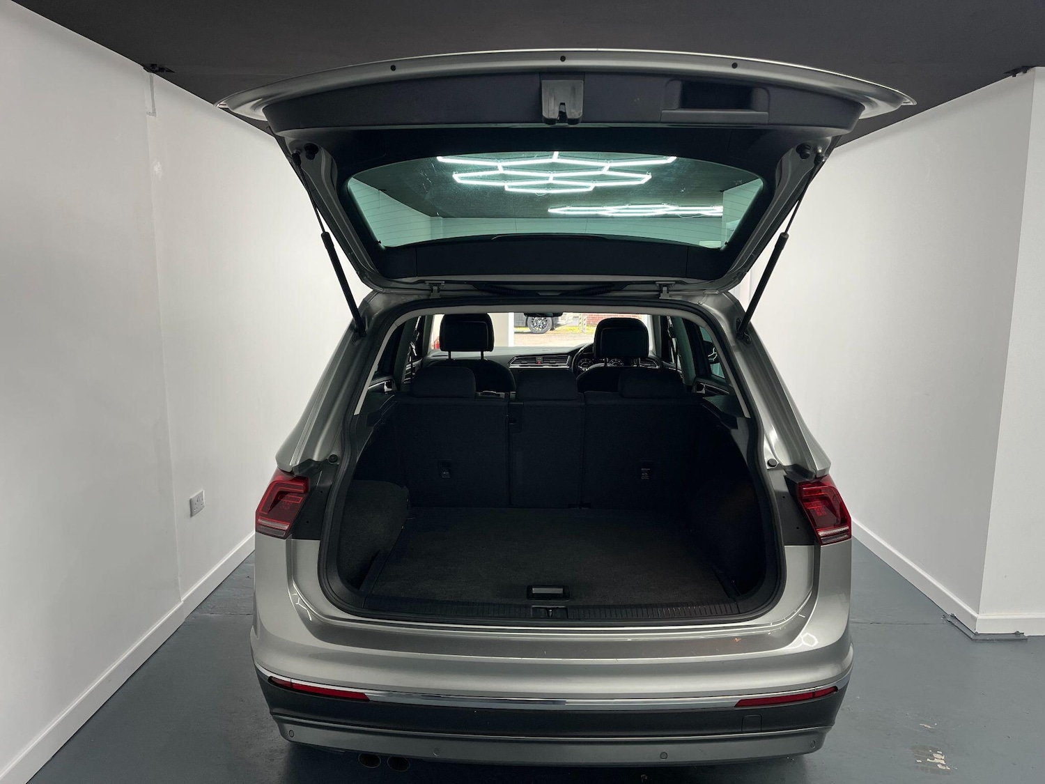 Used Volkswagen Tiguan 2017 for sale - 77108793: Photo 17