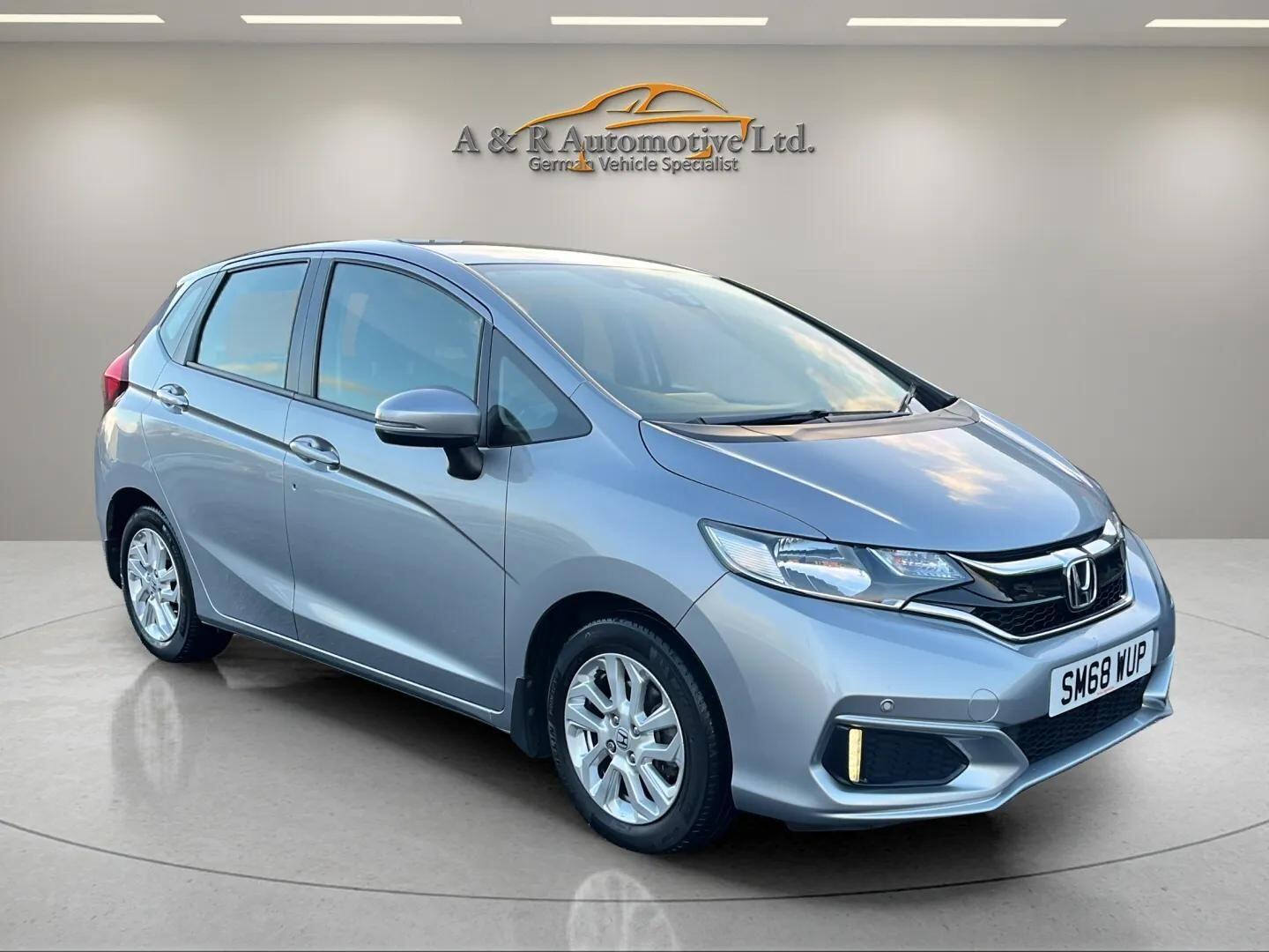Used Honda Jazz 2019 for sale - 76865446: Photo 1